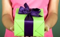 What do men's gifts symbolize?